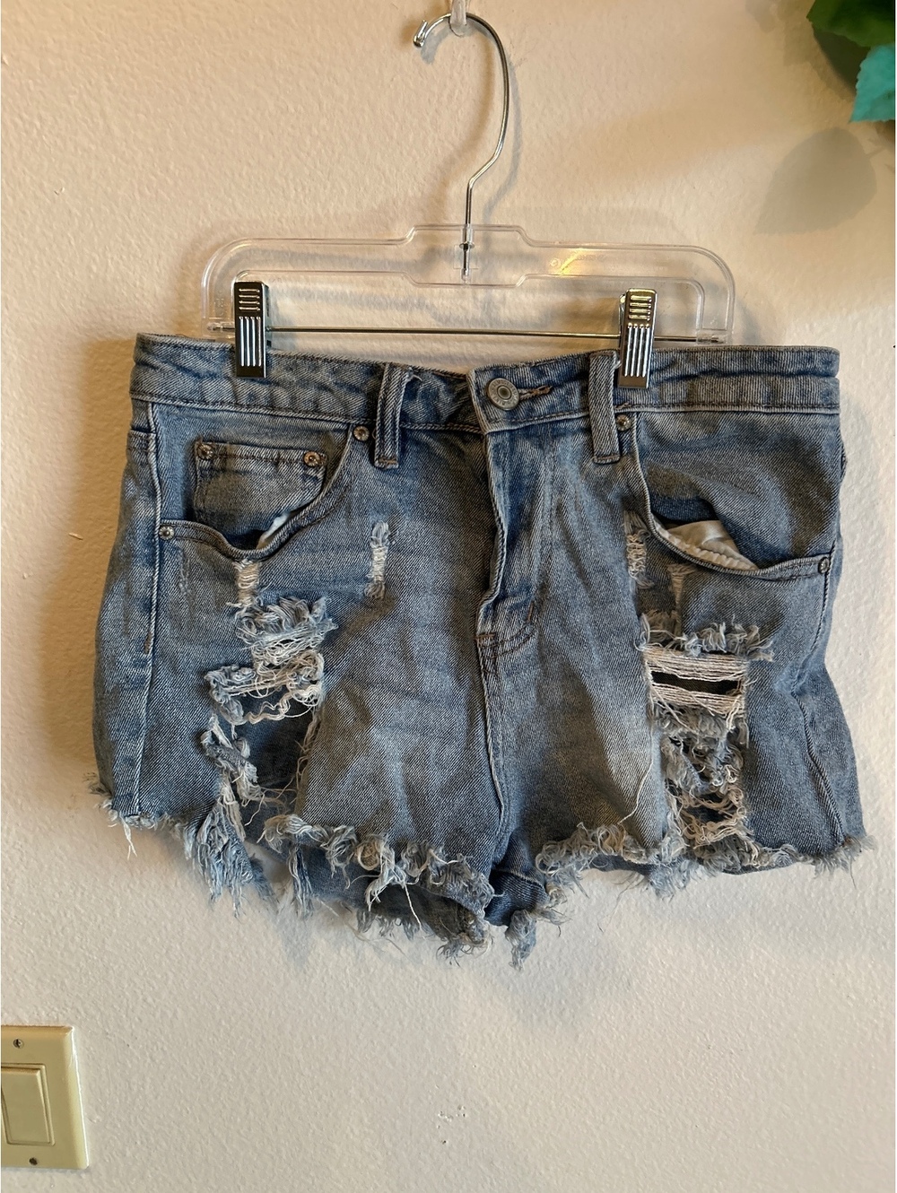 Almost Famous Women's Distressed Denim Shorts Size 7